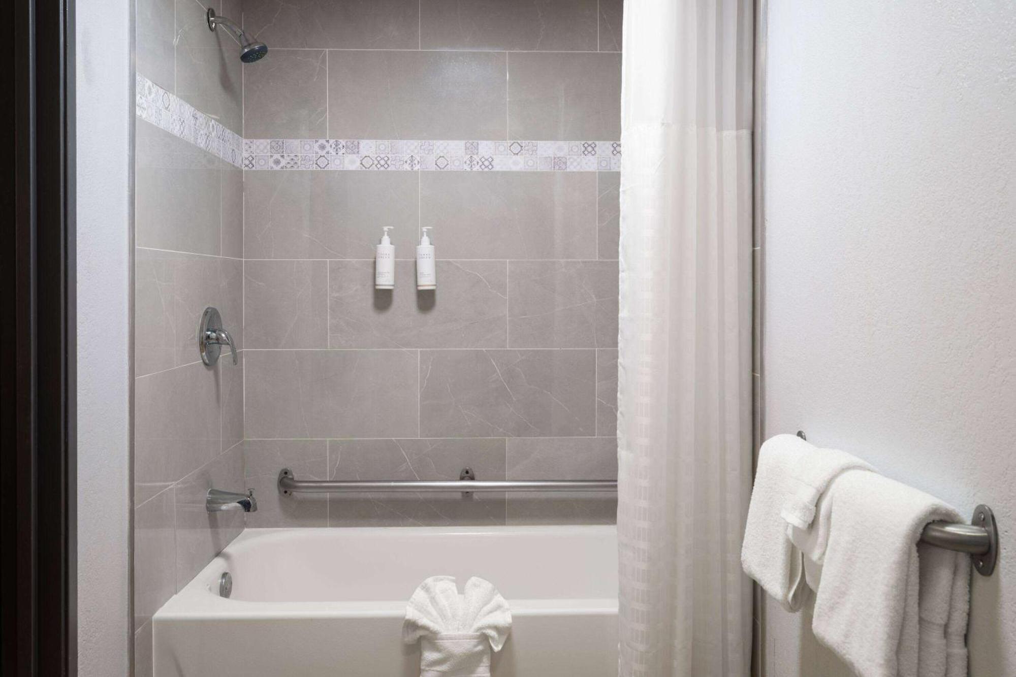 Days Inn By Wyndham Columbus Worthington Eksteriør bilde
