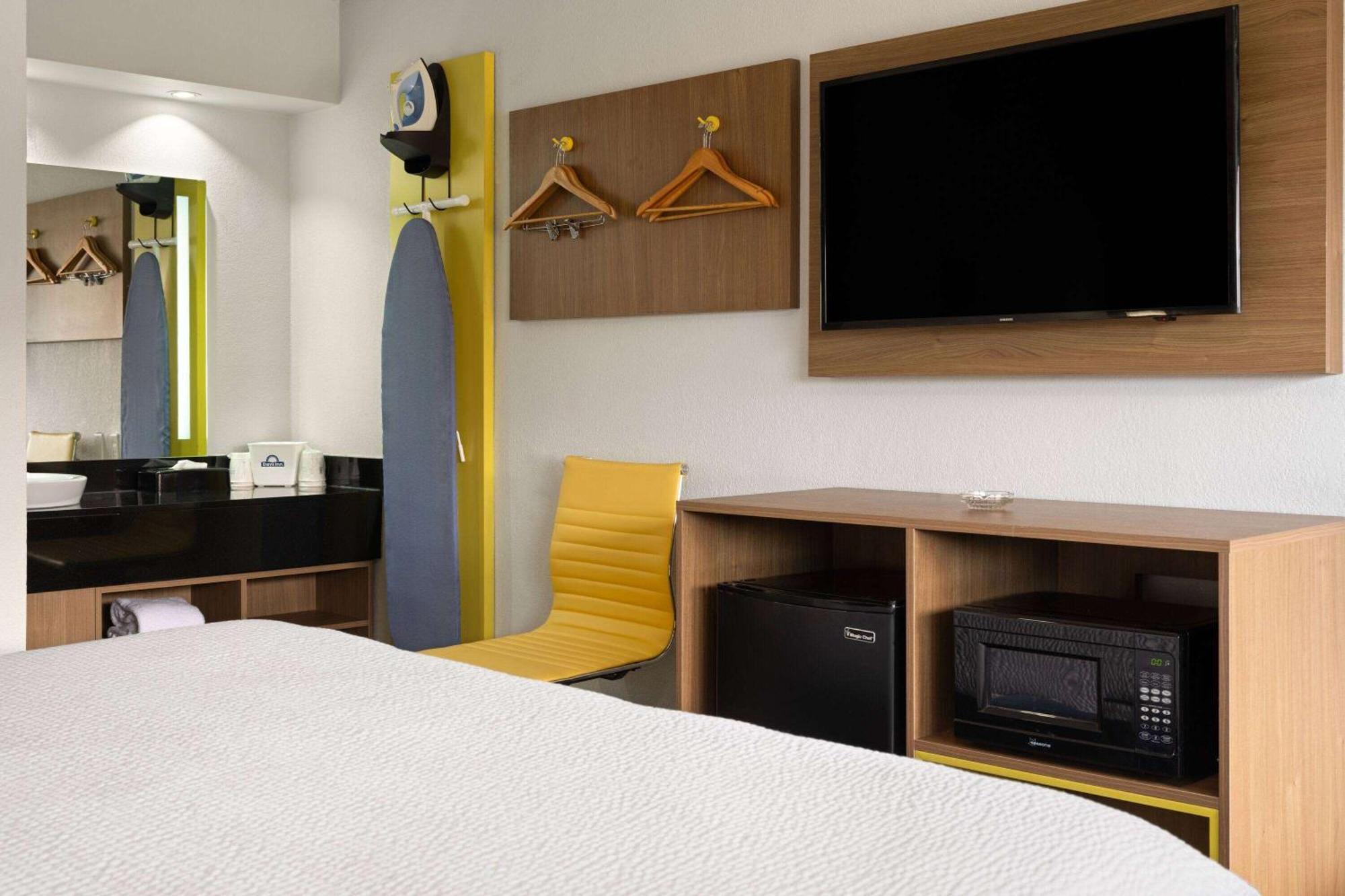Days Inn By Wyndham Columbus Worthington Eksteriør bilde