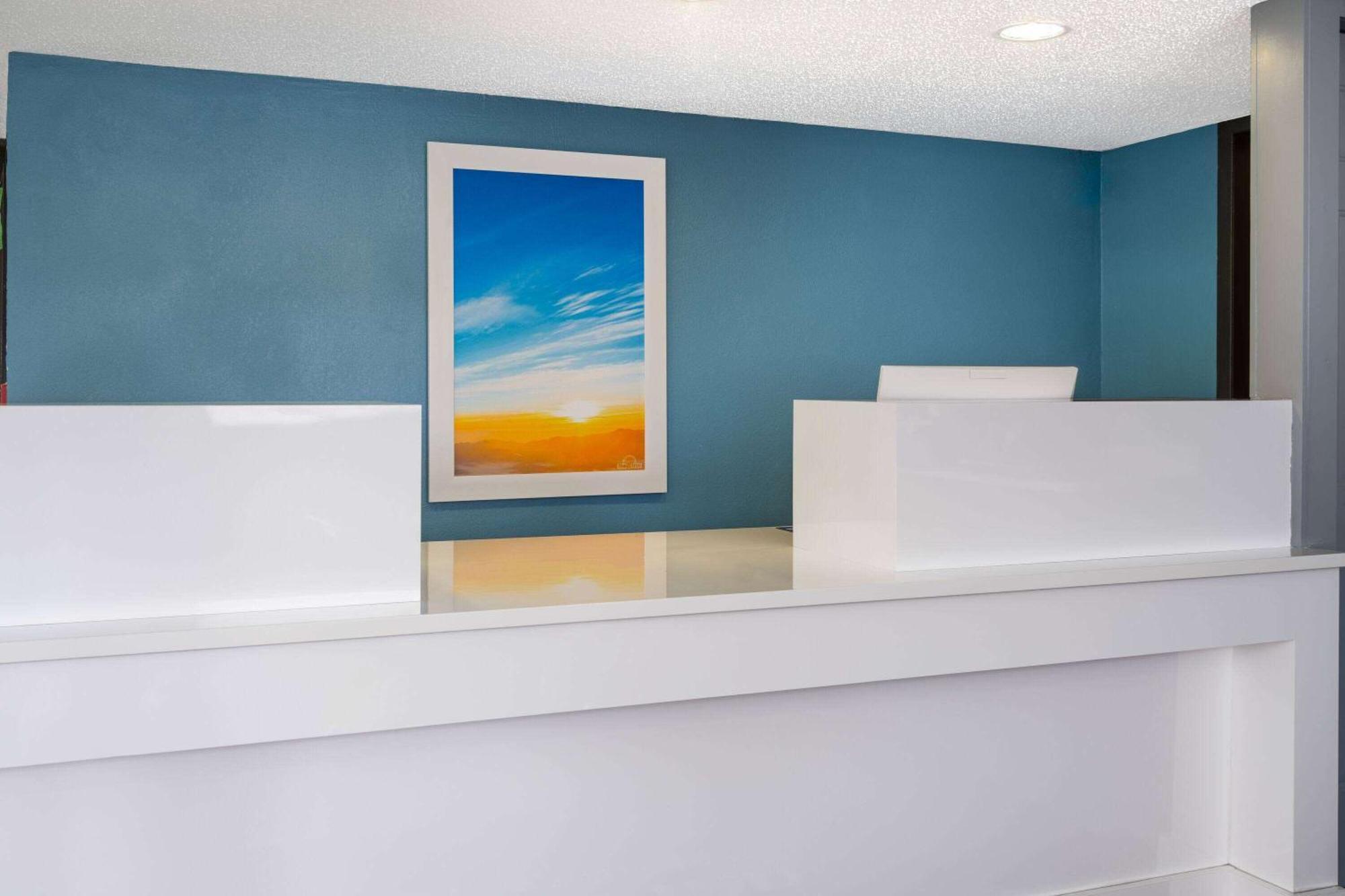 Days Inn By Wyndham Columbus Worthington Eksteriør bilde